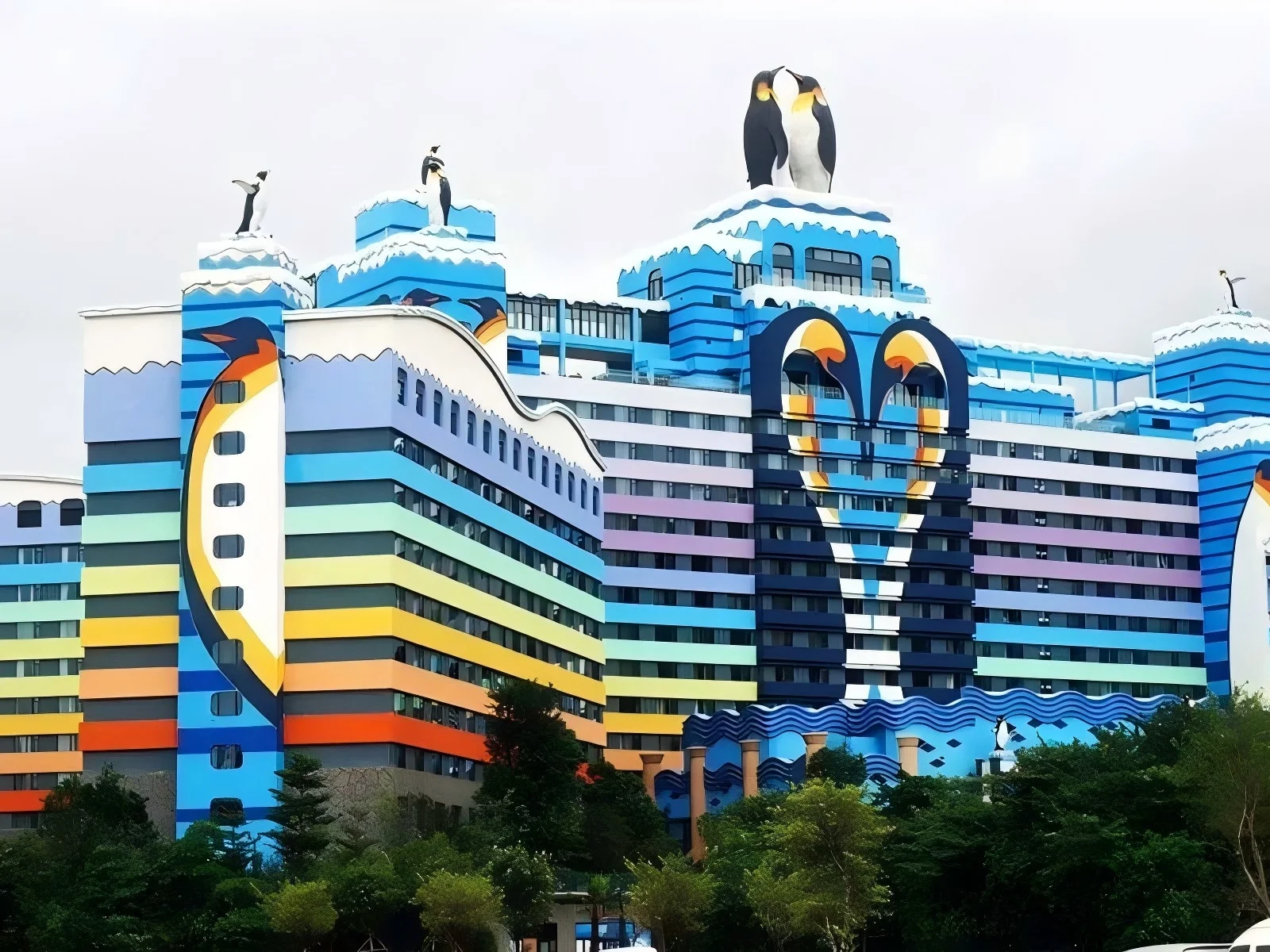 Theme Parks & Entertainment